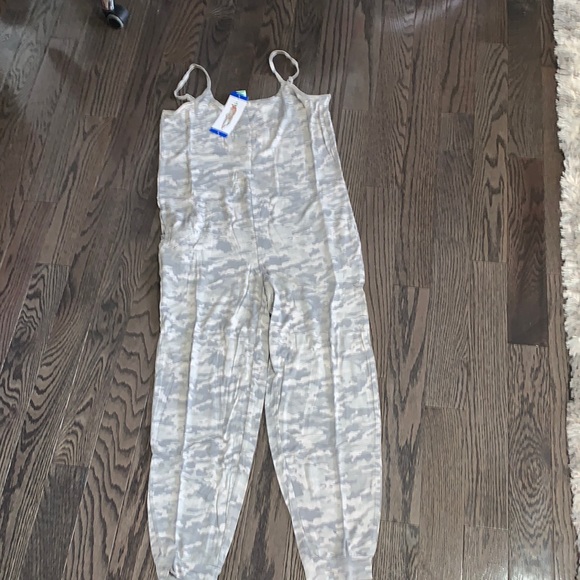 *NEW* Honeydew Cute Jumpsuit with pockets 🥰 - Large - Picture 1 of 8